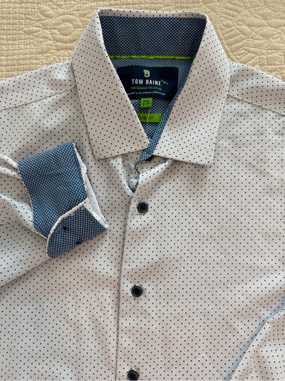 Tom Blaine Men's XXL 18-18.5
Blue Dot Comfort Fit
Performance Dress Shirt